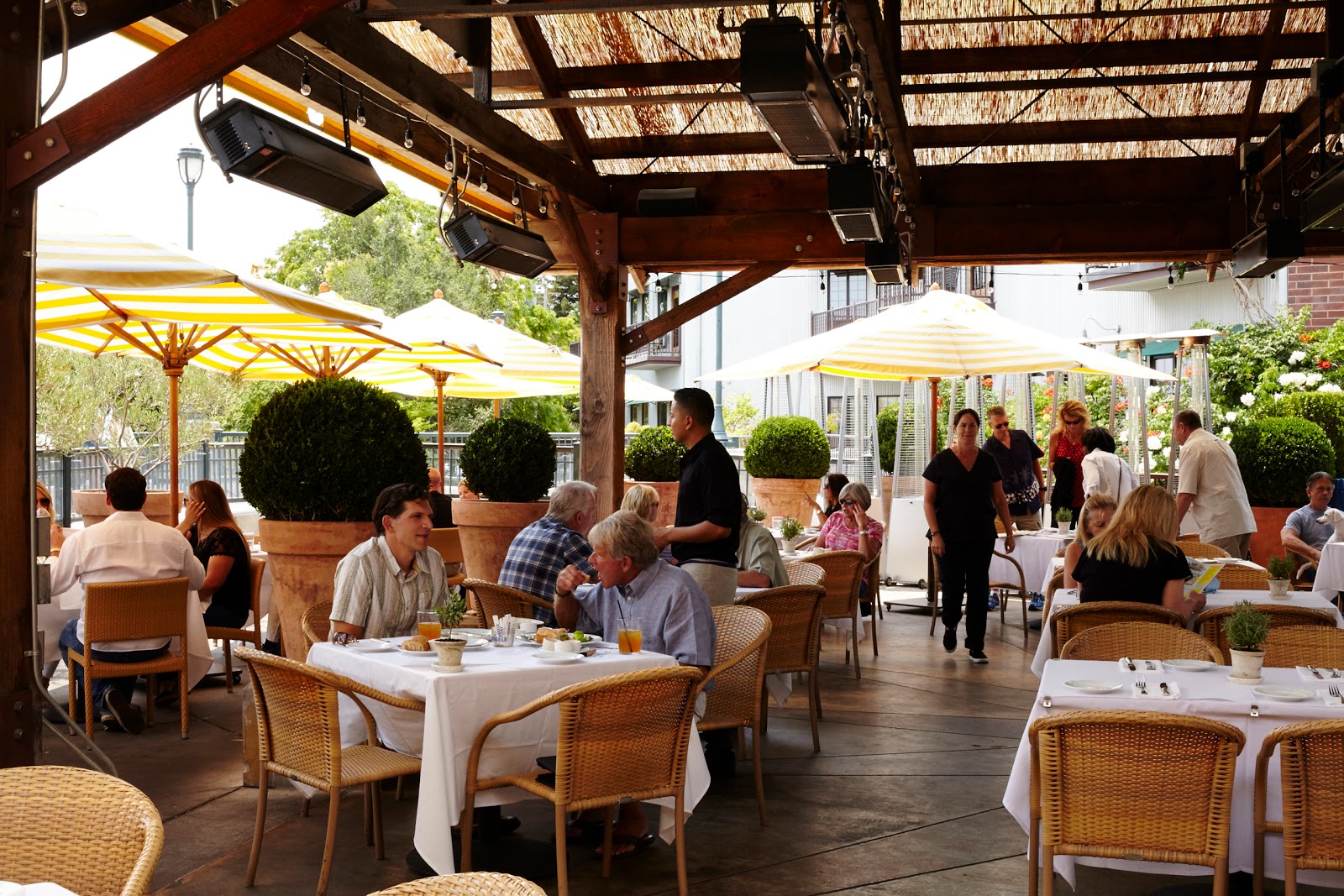 Angele Restaurant & Bar