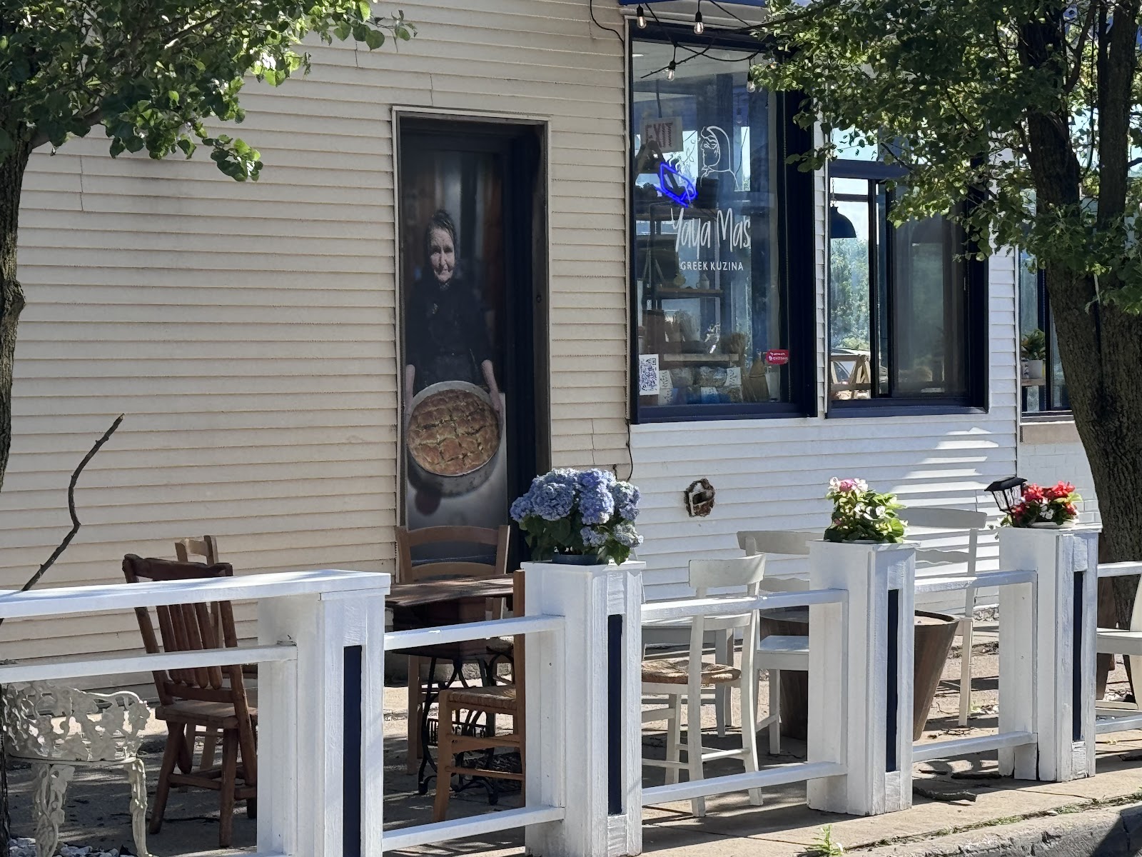 Yaya Mas Greek Kuzina