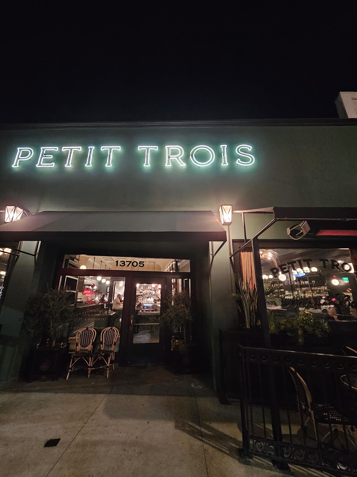 Petit Trois le Valley