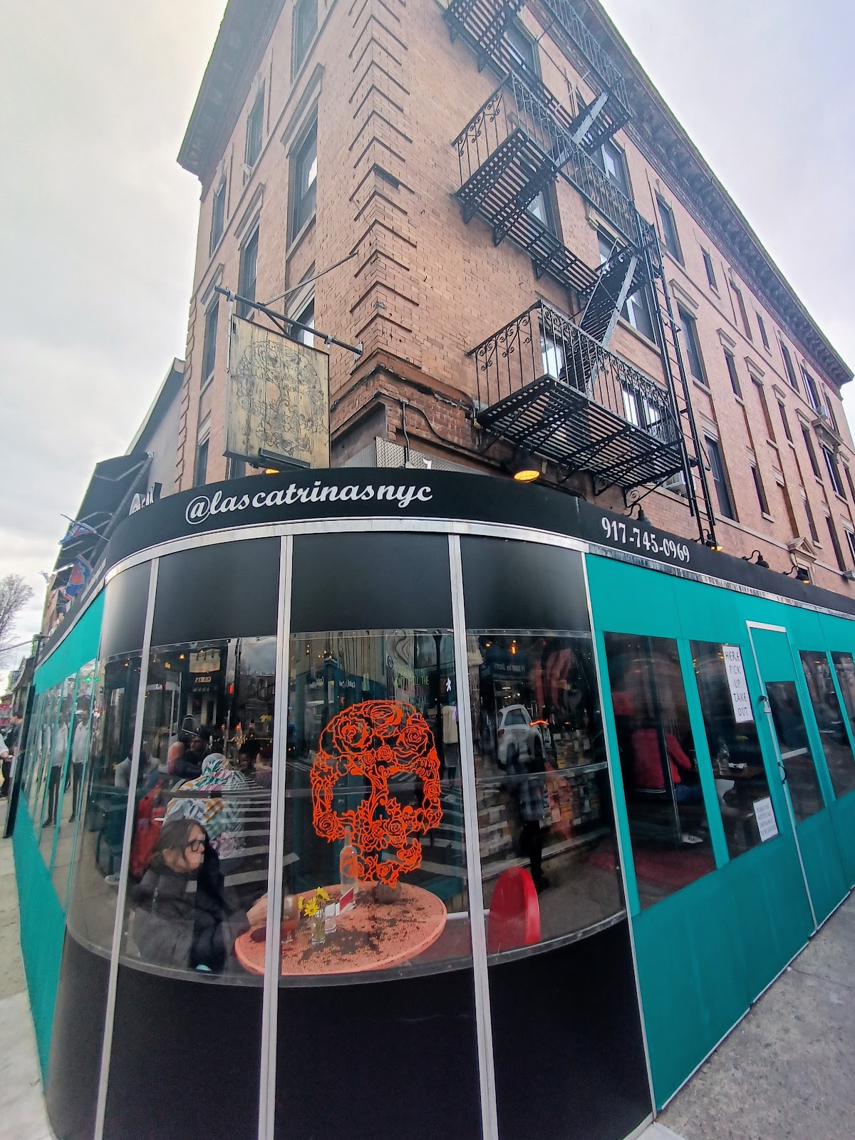 Las Catrinas Mexican Bar & Eatery