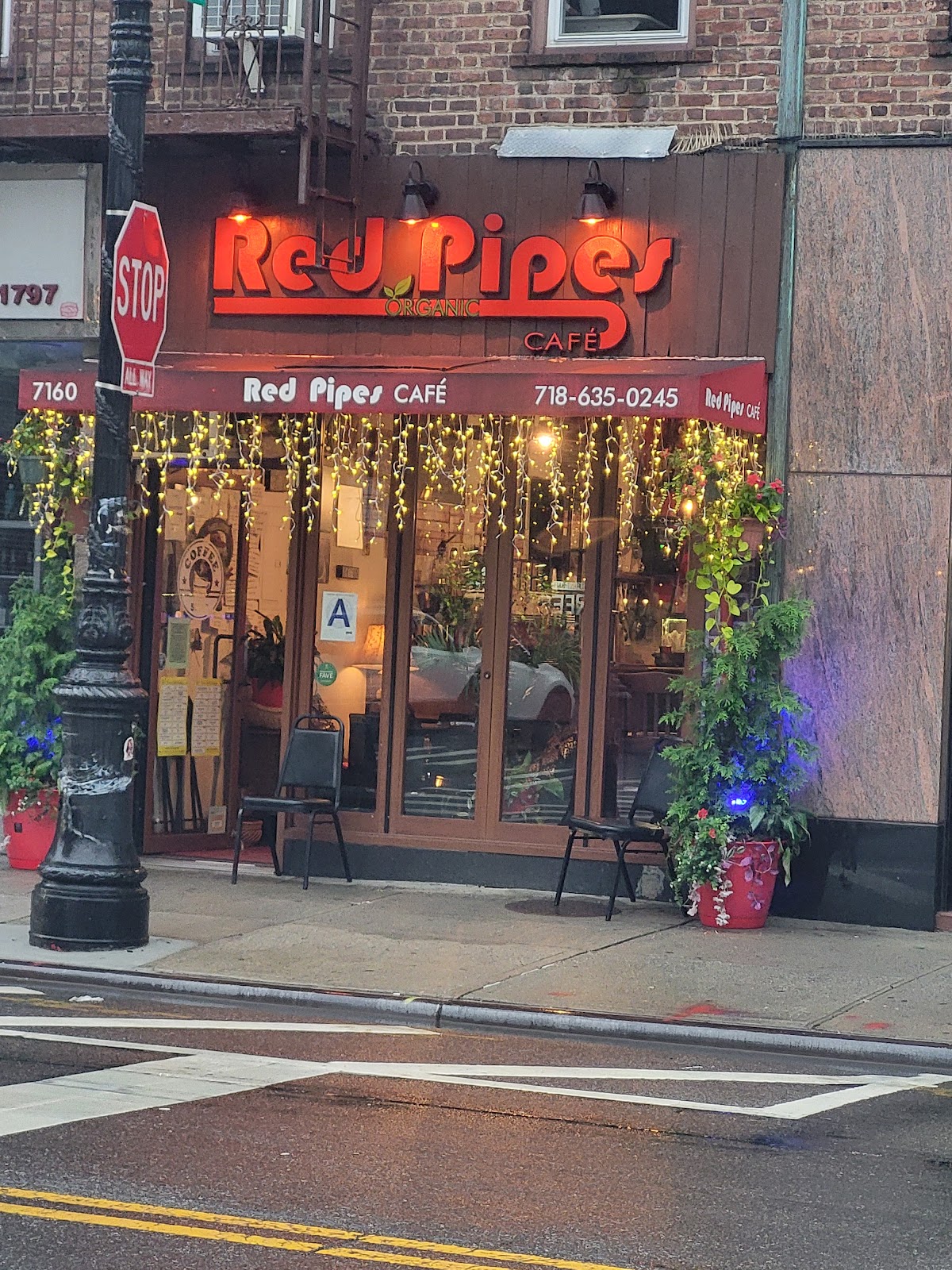 Red Pipes Cafe