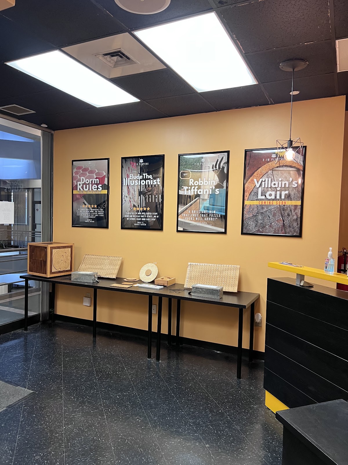 Hour To Exit Escape Games