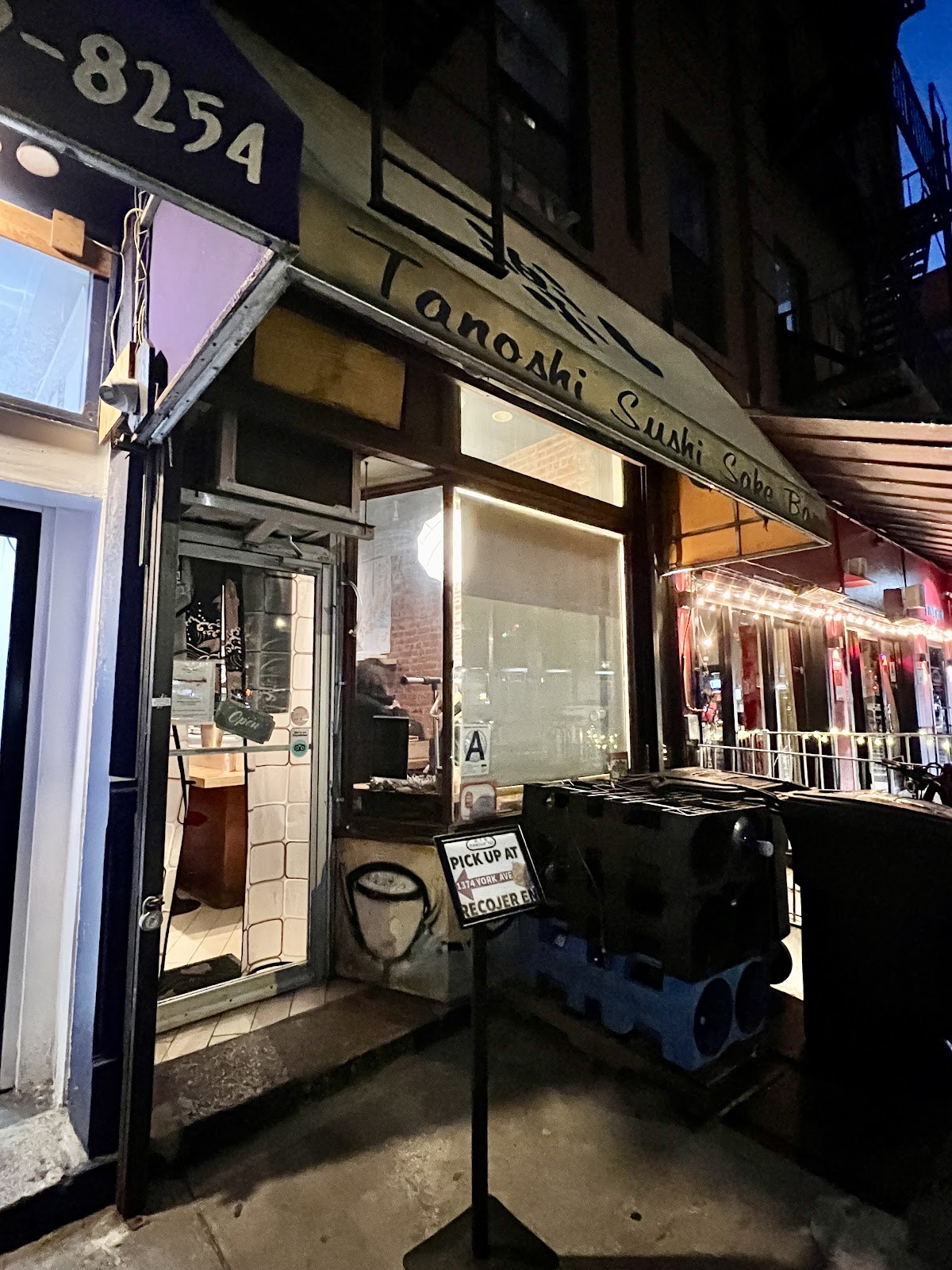 Tanoshi Sushi Sake Bar