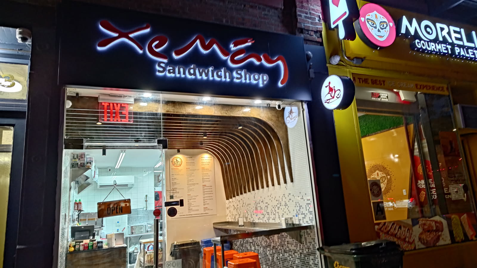 Xe May Sandwich Shop